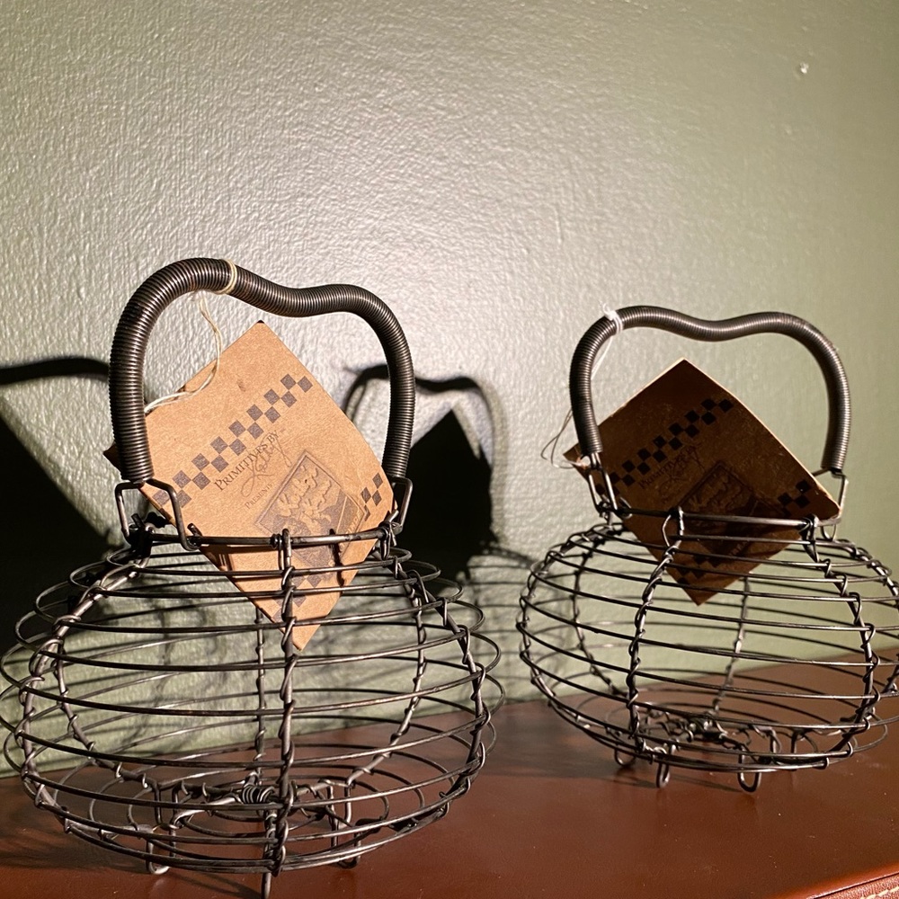 Primitives by Kathy Round Egg Basket
